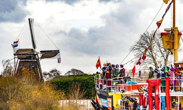 molen met sinterklaasboot